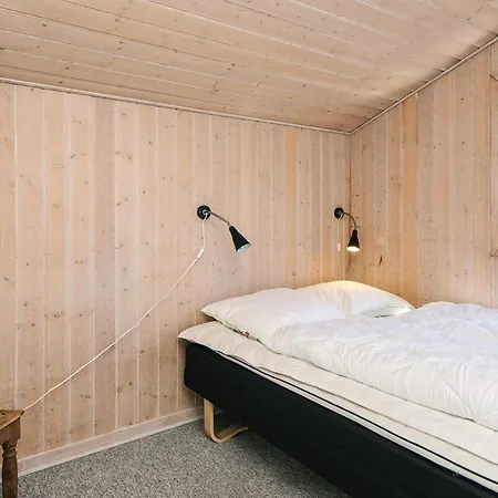 10 Person In * Blåvand